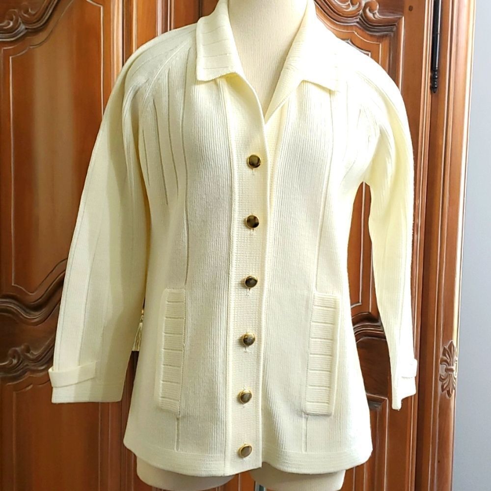 Duet creations cream  button down sweater. Size large.‎  Gold buttonsold Money
